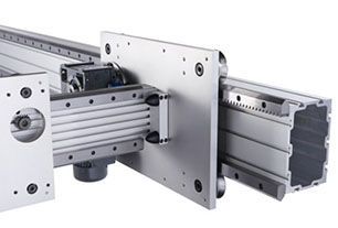 Прочные линейные направляющие обеспечивают постоянную работу в процессе изготовления обуви