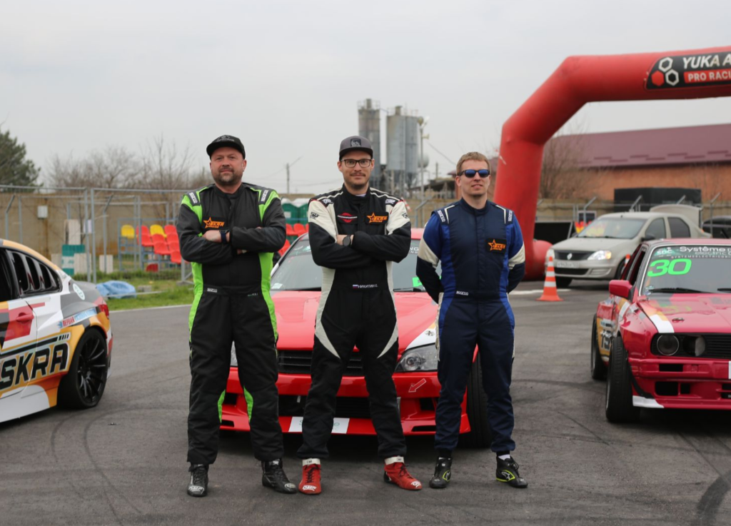 Пилоты команды.png